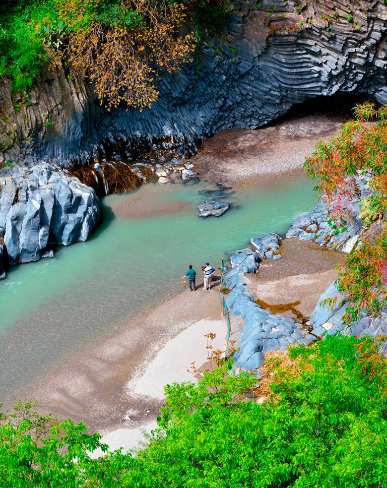 Les gorges de l’Alcantara: où la nature a créé un chef-d’œuvre