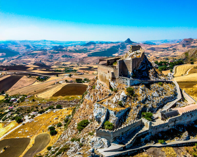 Le Château de Mussomeli entre contes et légendes