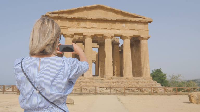 The topics of the third issue of Amazing Sicily Magazine